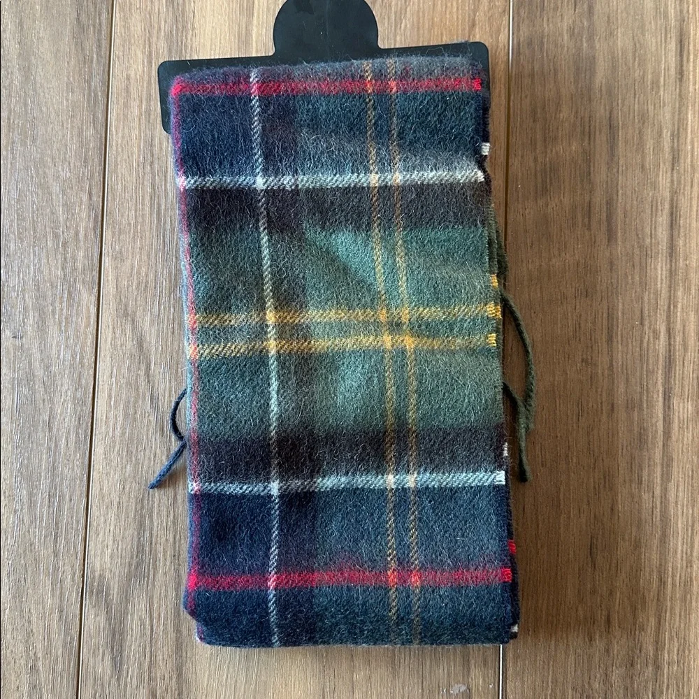 Barbour Classic Merino Cashmere Tartan Scarf - Picture 7 of 7